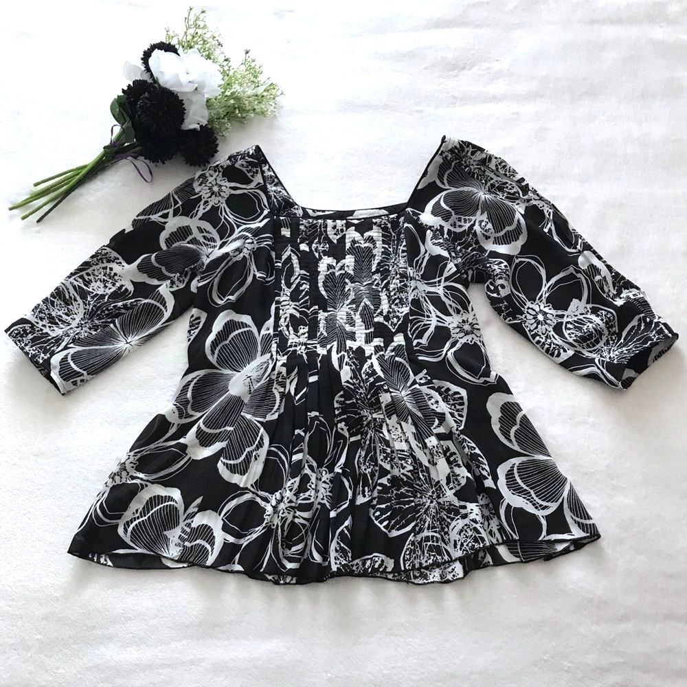 NWOT Ann Taylor LOFT Blouse Floral Size Small Black White